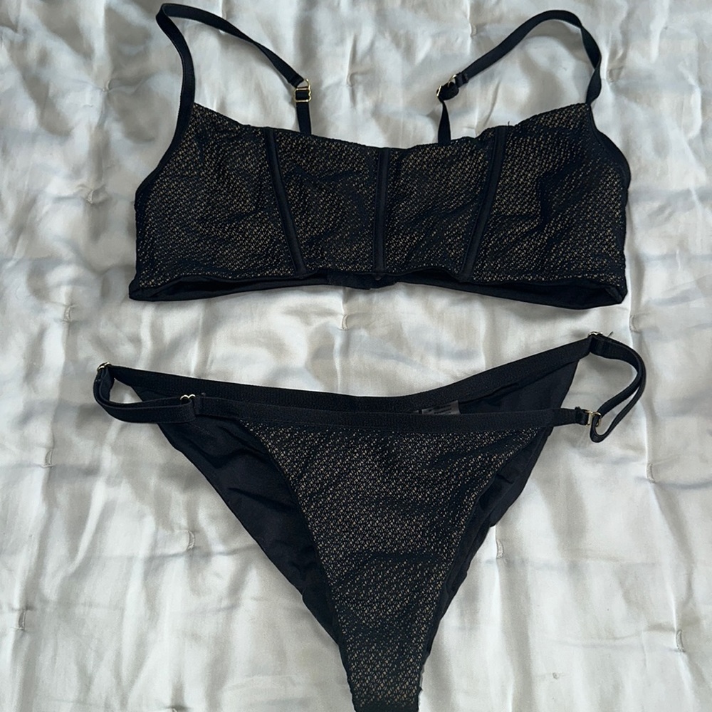 Black bikini unique style Beach Bunny 🔥